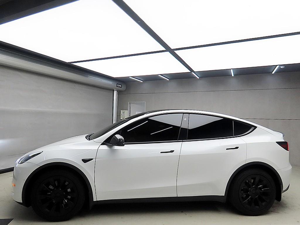 테슬라 모델 Y AWD 롱 레인지 - 이미지 2