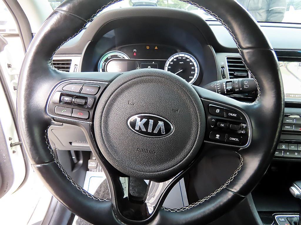 기아 니로 1.6 하이브리드 프레스티지 - 이미지 9