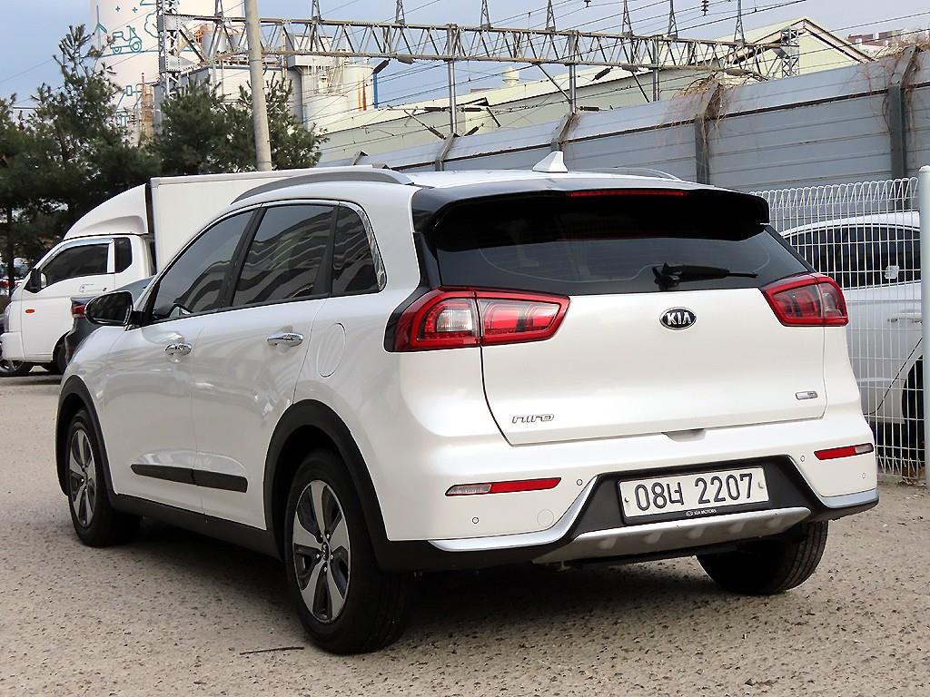 기아 니로 1.6 하이브리드 프레스티지 - 이미지 18