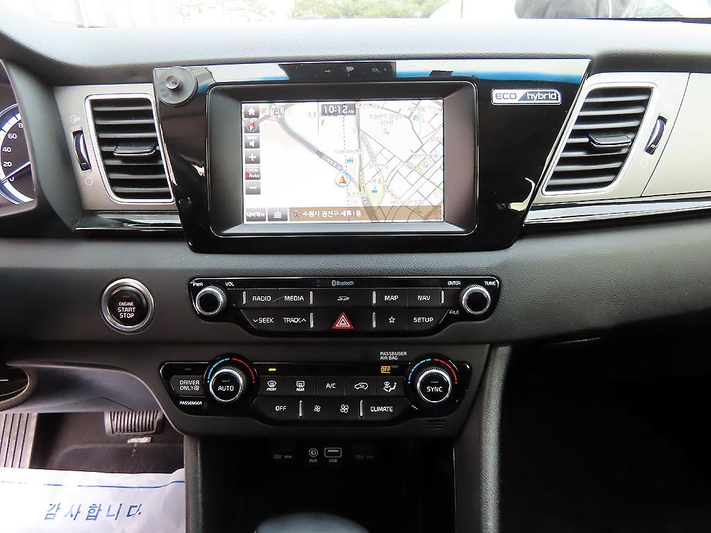 기아 니로 1.6 하이브리드 프레스티지 - 이미지 17