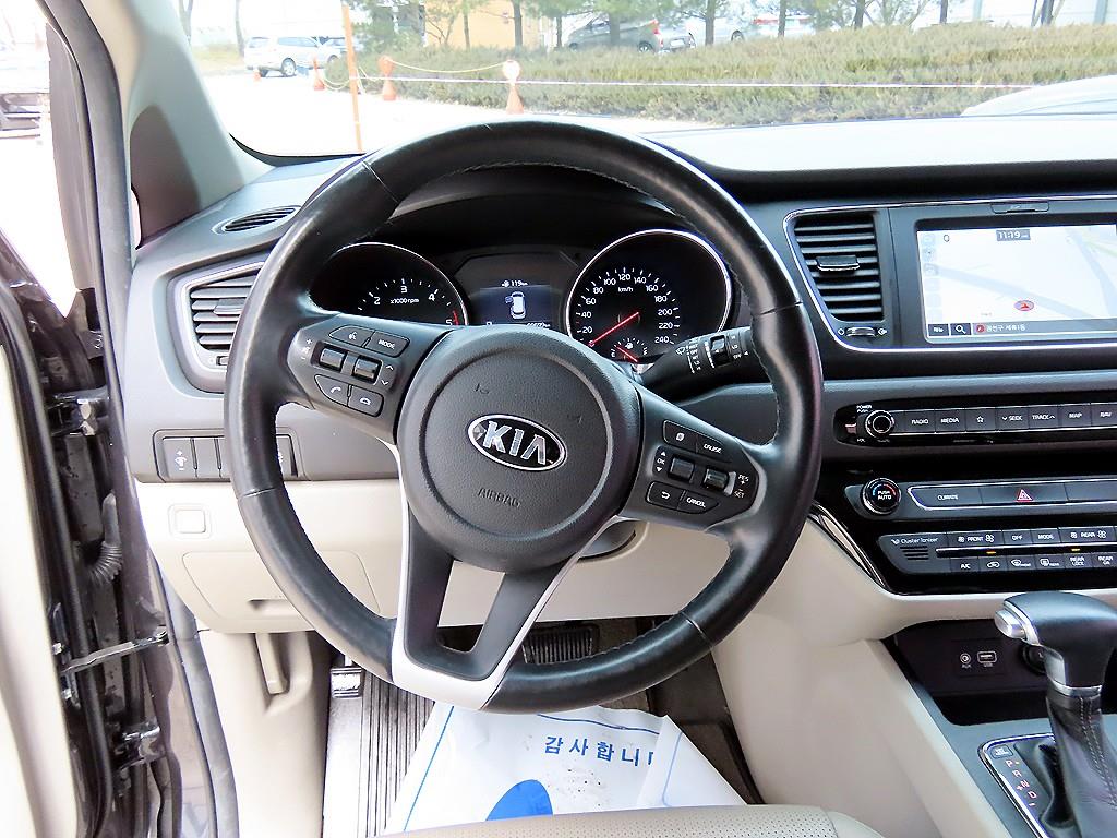 기아 더 뉴카니발 9인승 디젤 럭셔리