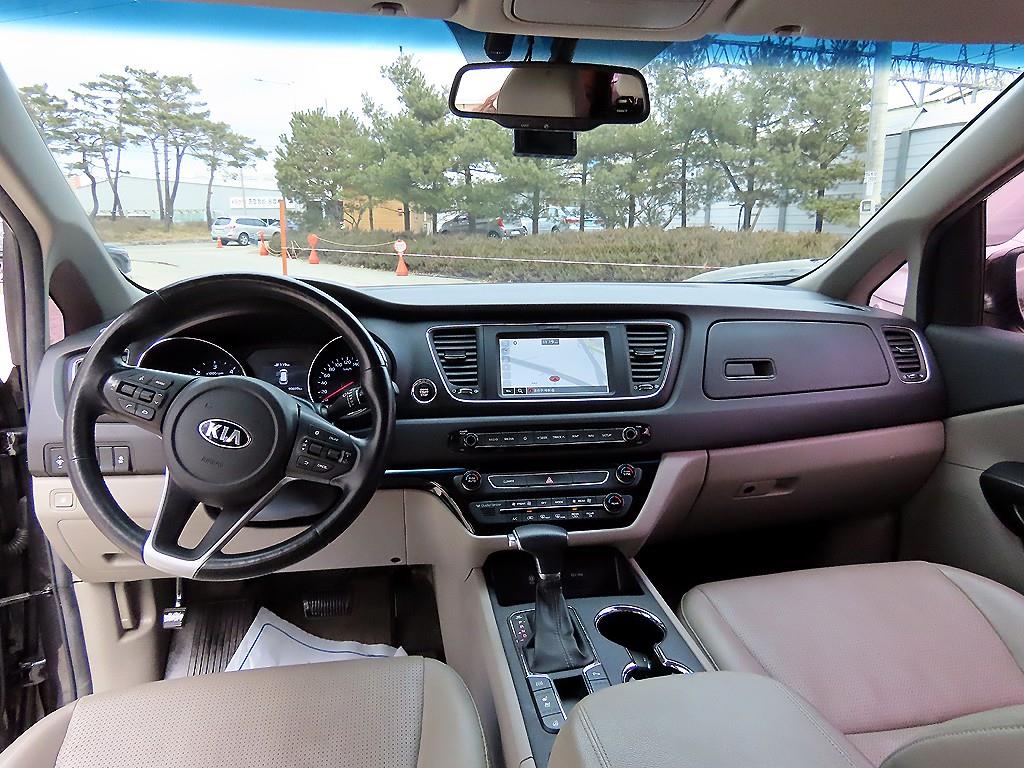 기아 더 뉴카니발 9인승 디젤 럭셔리 - 이미지 4