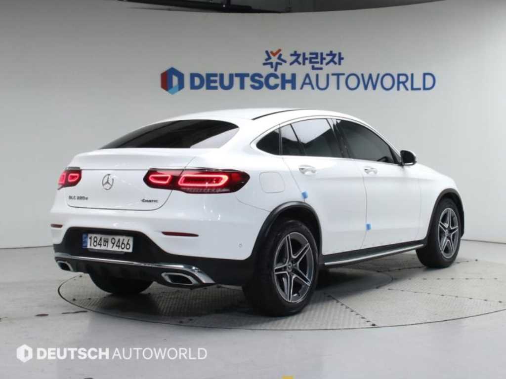 벤츠 GLC클래스 GLC 220d 4매틱 쿠페 - 이미지 16
