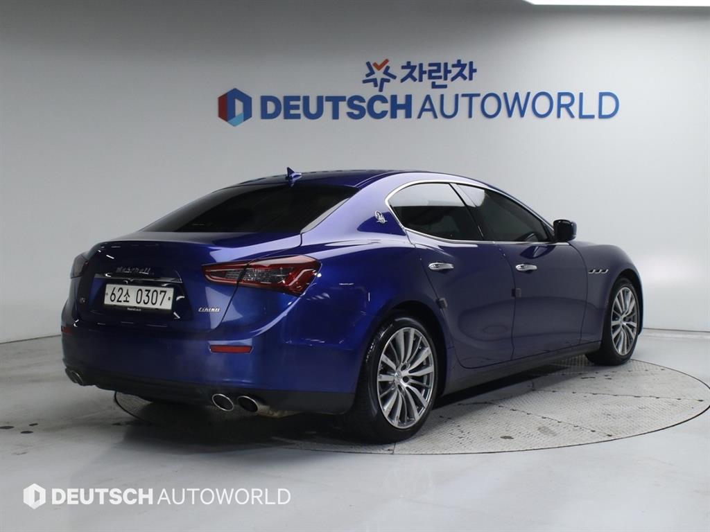 마세라티 기블리(3세대) 3.0 - 이미지 17