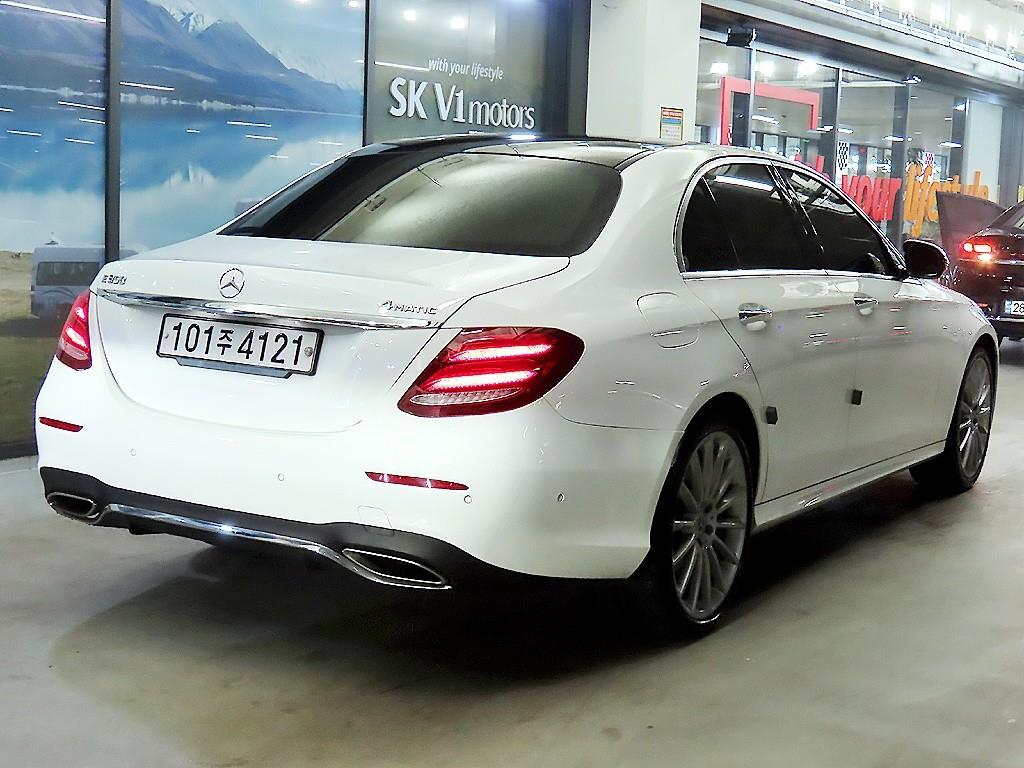벤츠 E클래스(5세대) E350 4매틱 AMG 라인 - 이미지 12