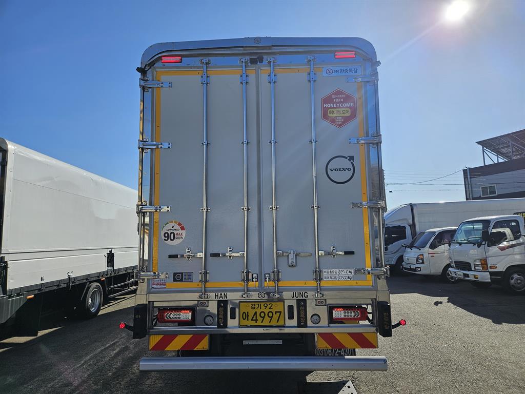 한국상용트럭 카고 13톤 - 이미지 2