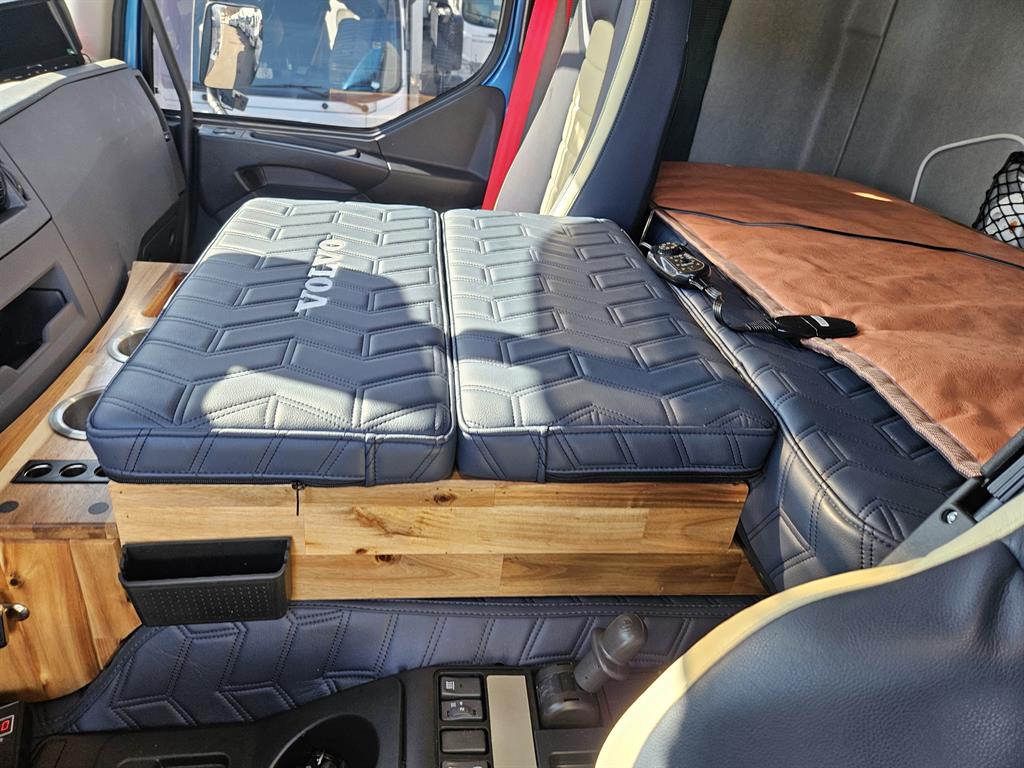 한국상용트럭 카고 13톤 - 이미지 10