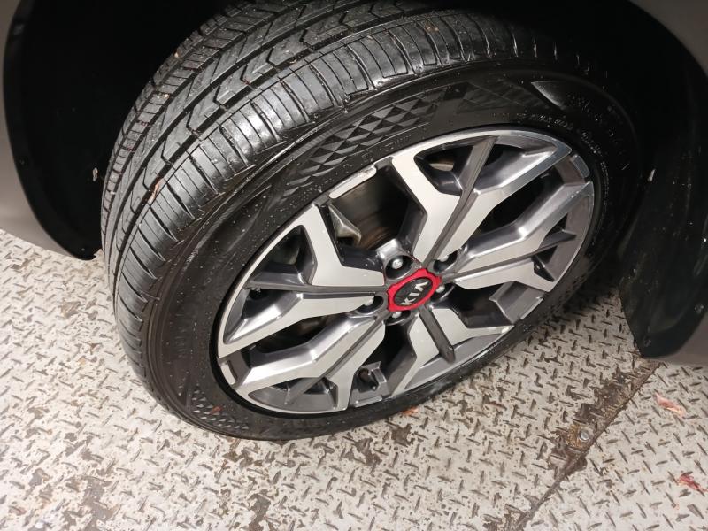 기아 셀토스 1.6 가솔린 4WD 시그니처 - 이미지 13