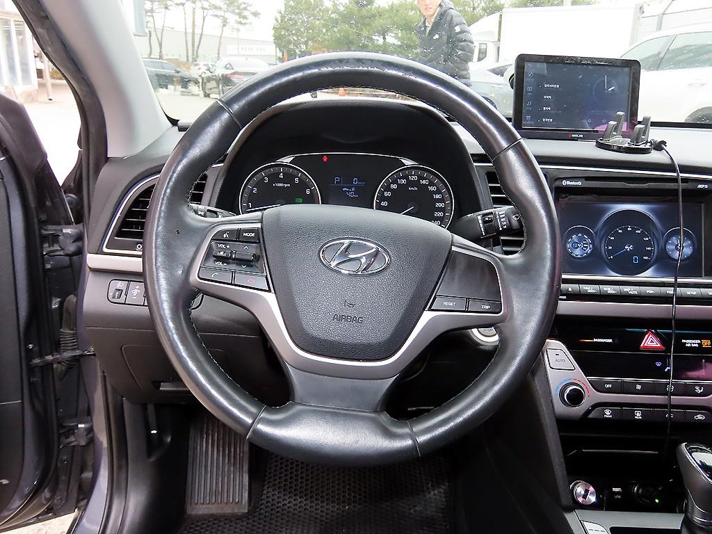 현대 아반떼AD 1.6 GDi 스마트 스페셜 - 이미지 15
