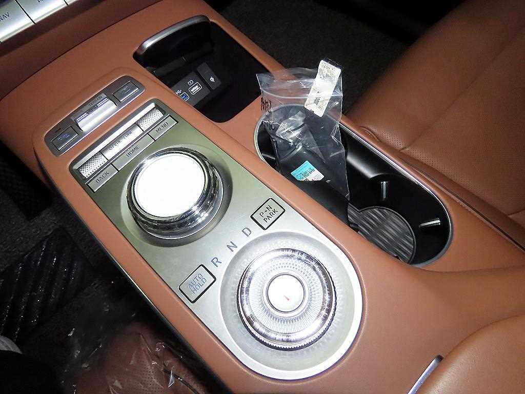 제네시스 GV70 2.5T AWD 기본형 - 이미지 13