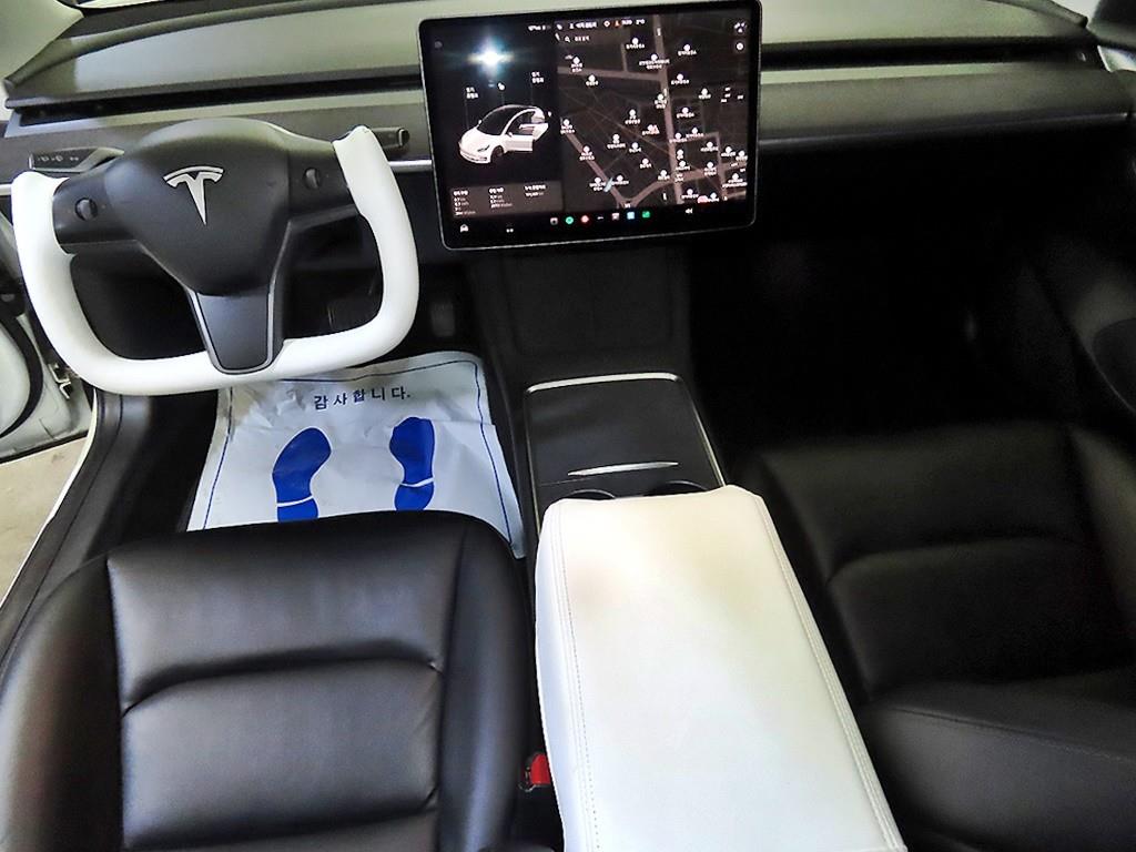 테슬라 모델 3 AWD 롱 레인지 - 이미지 14