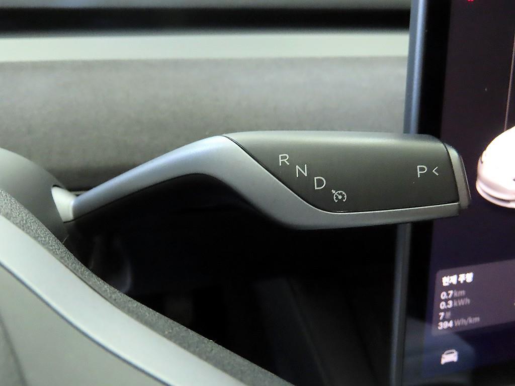 테슬라 모델 3 AWD 롱 레인지 - 이미지 13