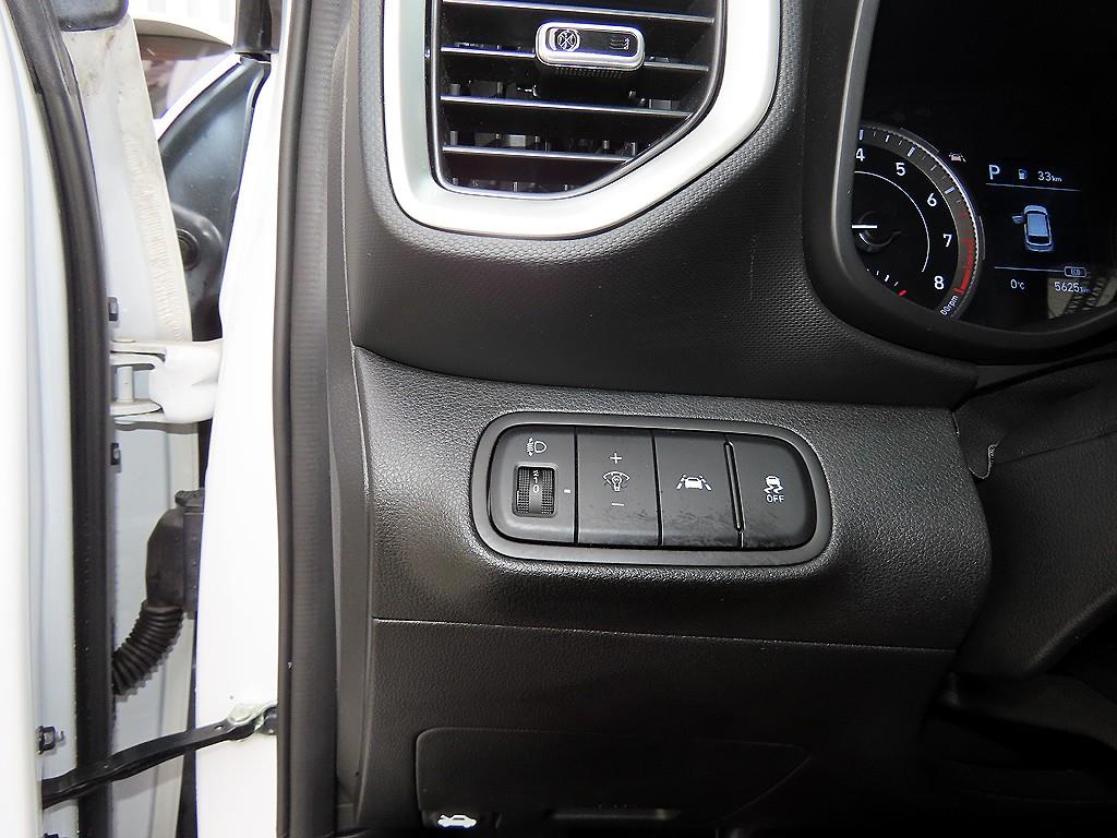 현대 베뉴 1.6 가솔린 모던 - 이미지 9