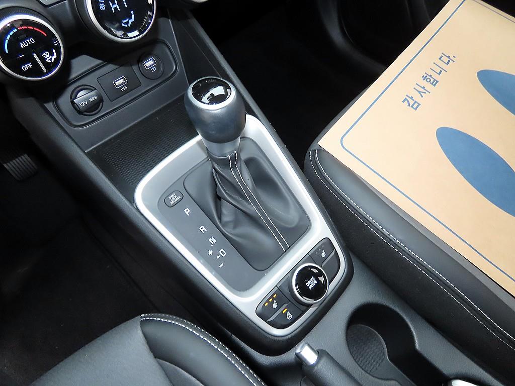 현대 베뉴 1.6 가솔린 모던 - 이미지 4