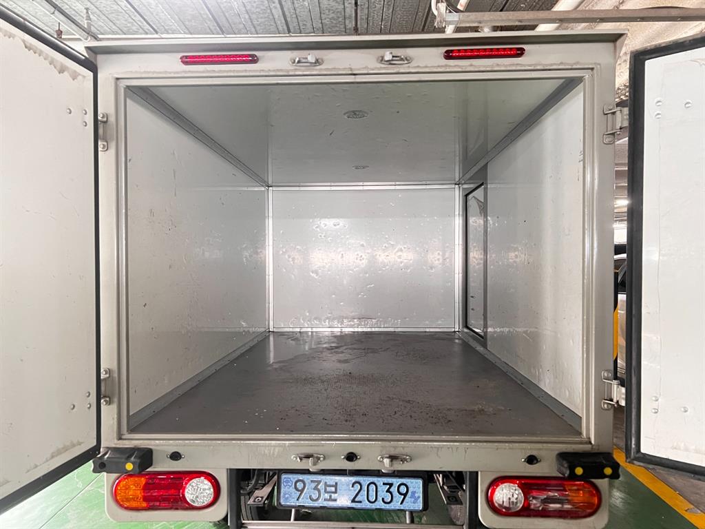 현대 포터II 일렉트릭 내장탑차 저상 - 이미지 9