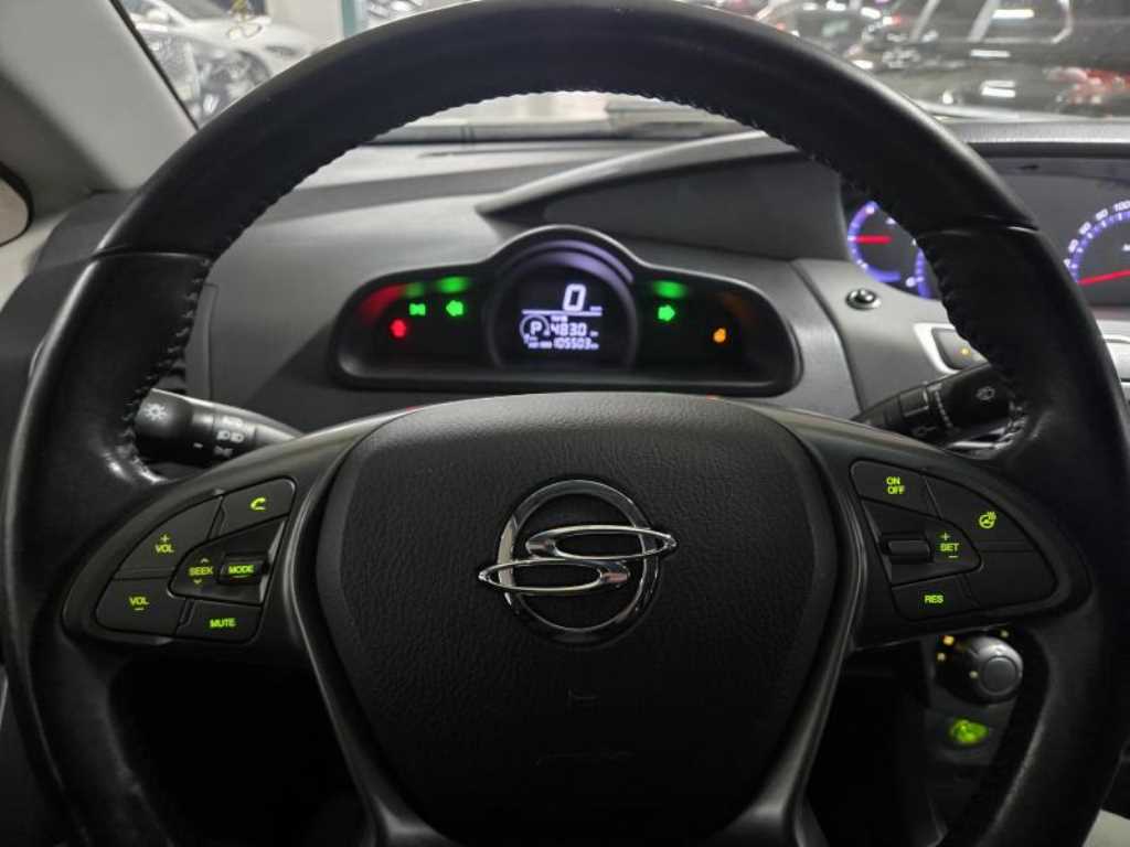 KG모빌리티(쌍용) 신형 코란도 투리스모 2.2 9인승 4WD 익스트림 스포츠 에디션