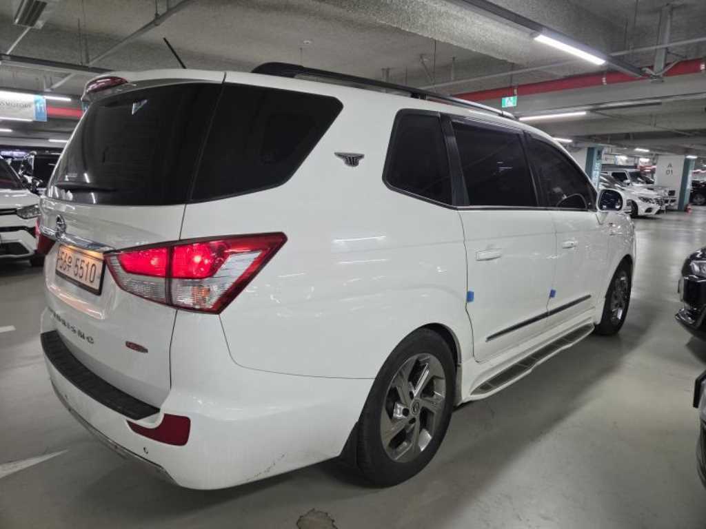 KG모빌리티(쌍용) 신형 코란도 투리스모 2.2 9인승 4WD 익스트림 스포츠 에디션 - 이미지 5