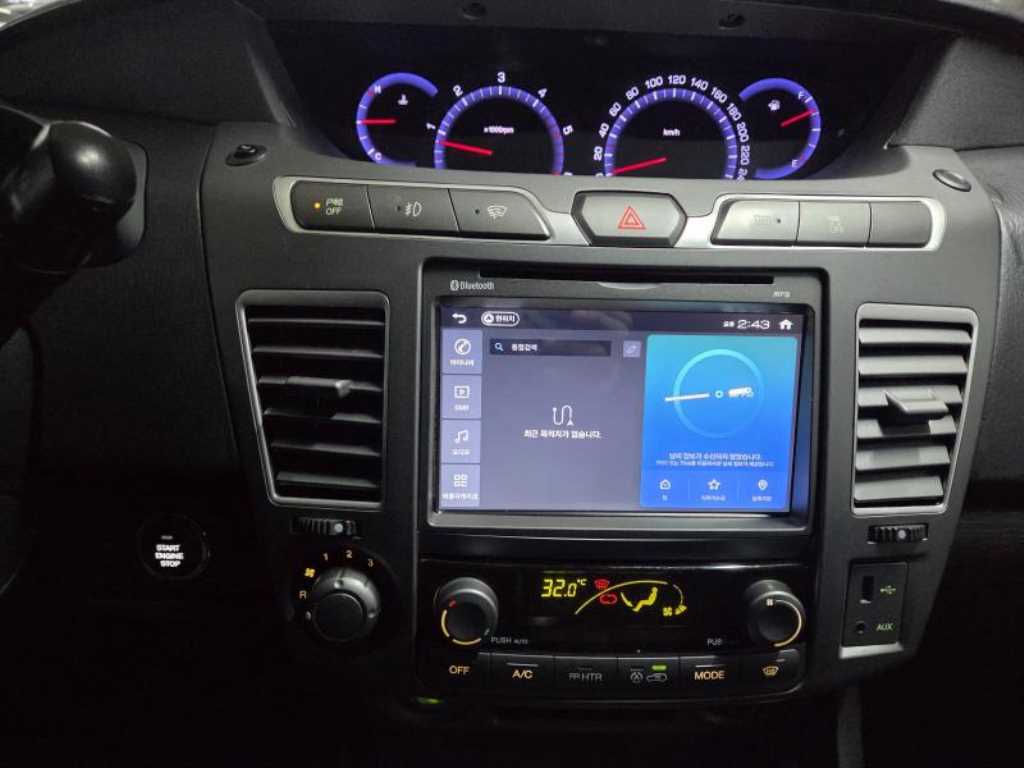 KG모빌리티(쌍용) 신형 코란도 투리스모 2.2 9인승 4WD 익스트림 스포츠 에디션 - 이미지 13