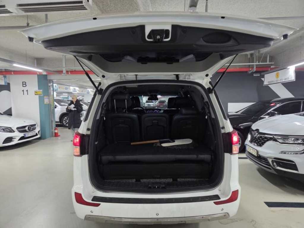 KG모빌리티(쌍용) 신형 코란도 투리스모 2.2 9인승 4WD 익스트림 스포츠 에디션 - 이미지 16