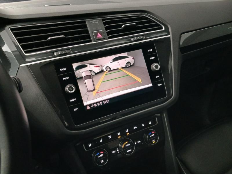 폭스바겐 티구안(2세대) 2.0 TDI 프리미엄 - 이미지 4