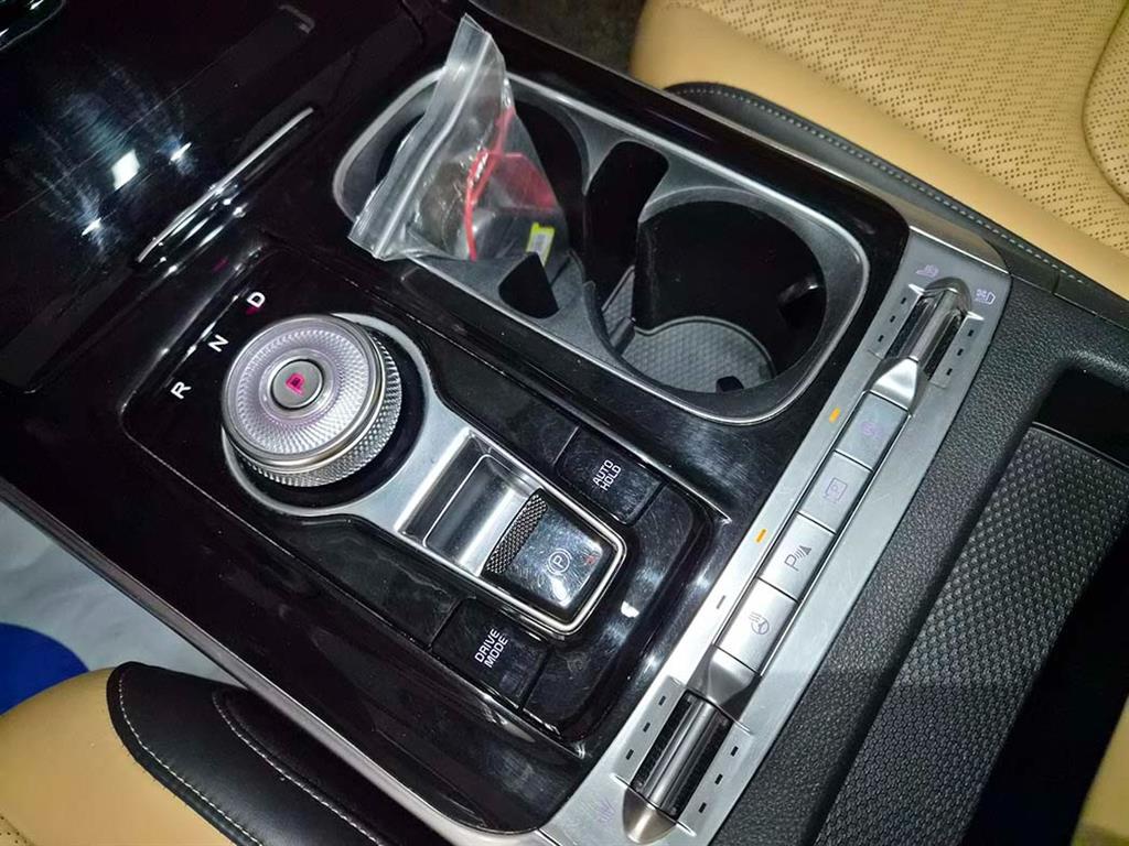 기아 신형 카니발(KA4) 9인승 디젤 시그니처