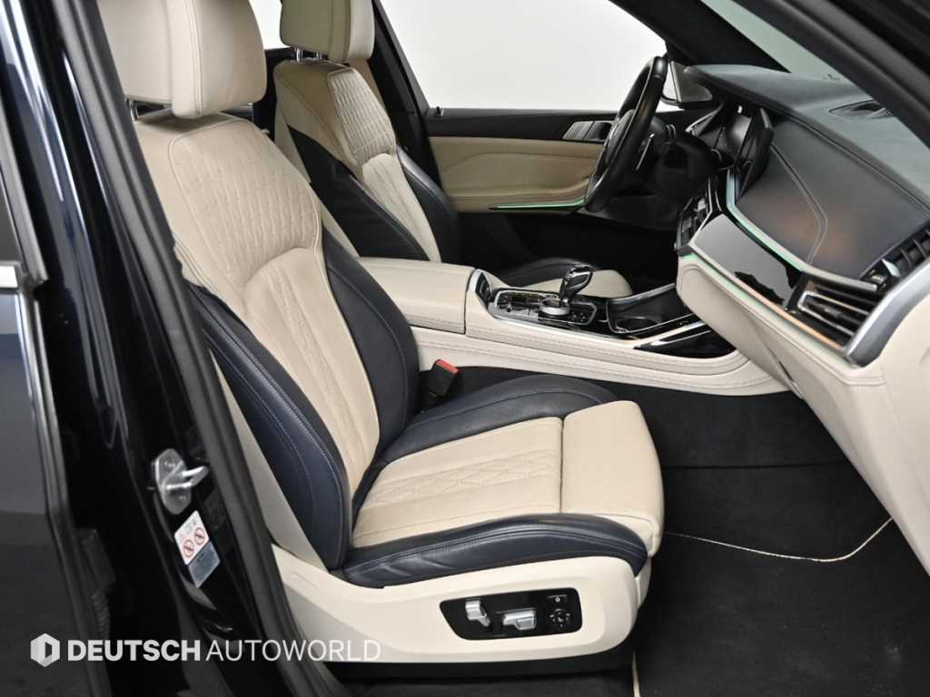BMW X7 M50d xDrive - 이미지 15