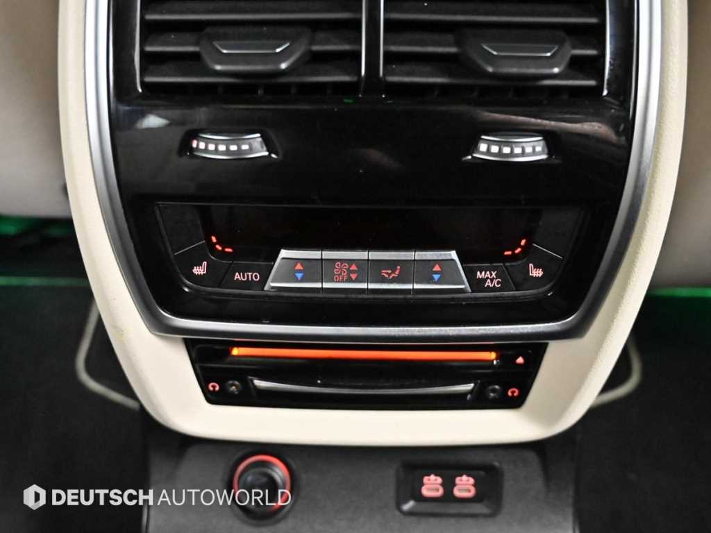 BMW X7 M50d xDrive - 이미지 12