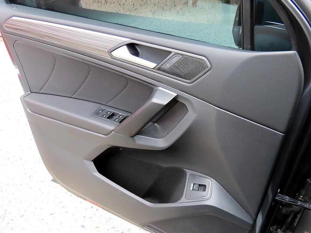 폭스바겐 티구안(2세대) 올스페이스 2.0 TSI 프레스티지 - 이미지 9