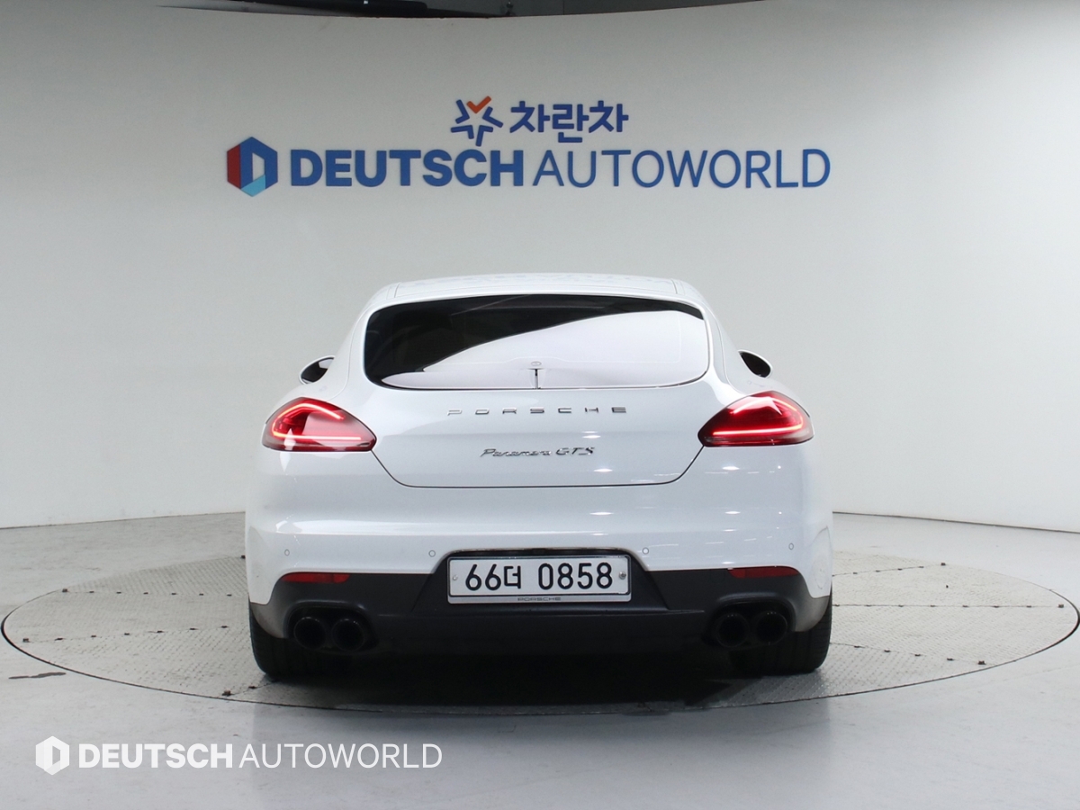 포르쉐 파나메라 4.8 GTS