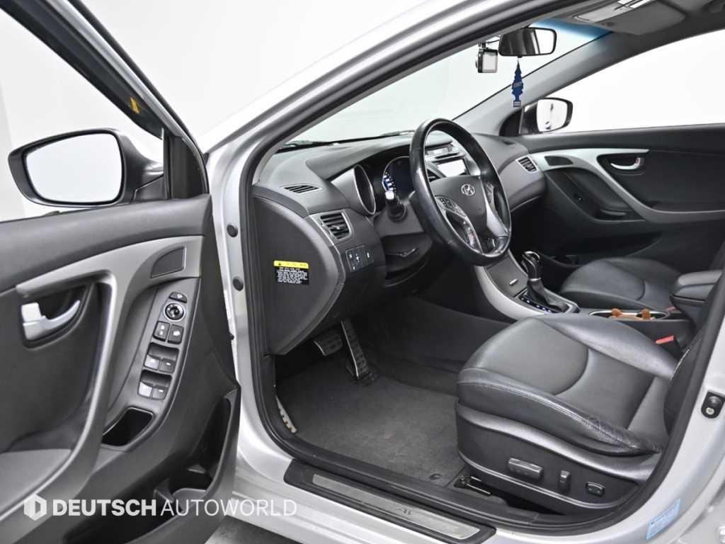 현대 더 뉴아반떼MD 1.6 GDi 텐밀리언 리미티드 - 이미지 3
