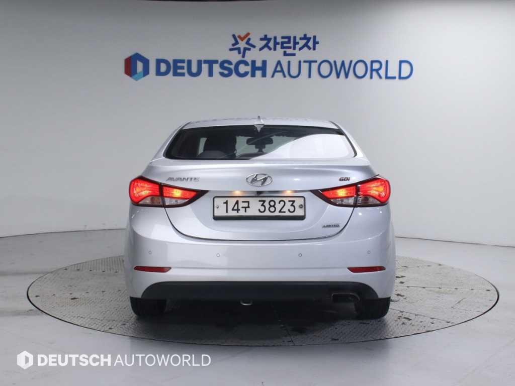 현대 더 뉴아반떼MD 1.6 GDi 텐밀리언 리미티드 - 이미지 2