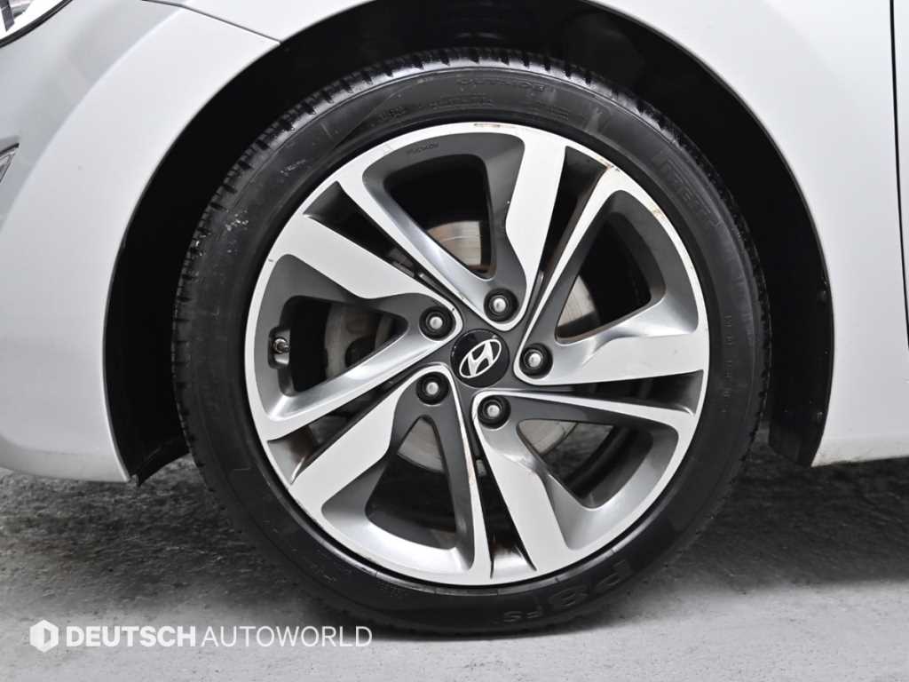 현대 더 뉴아반떼MD 1.6 GDi 텐밀리언 리미티드 - 이미지 18