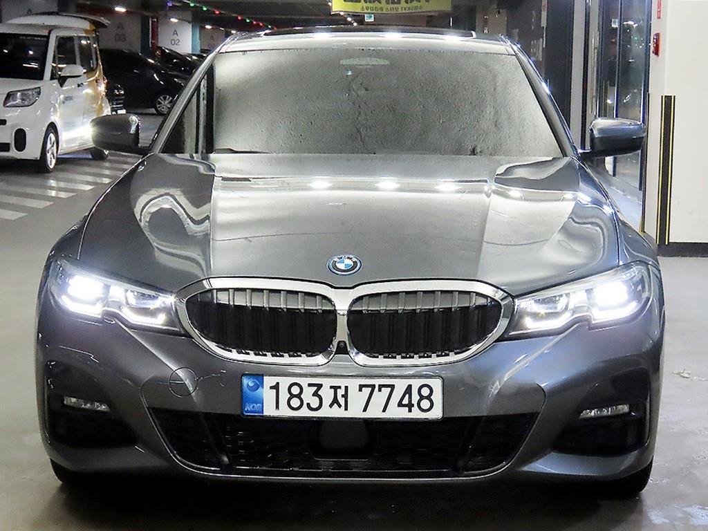 BMW 3시리즈(7세대) 320e M 스포츠 퍼포먼스 팩 - 이미지 7