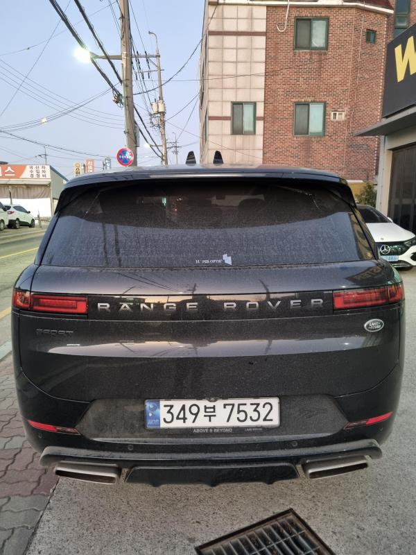 랜드로버 레인지로버 스포츠(3세대) 3.0 P360 오토바이오그래피 - 이미지 3