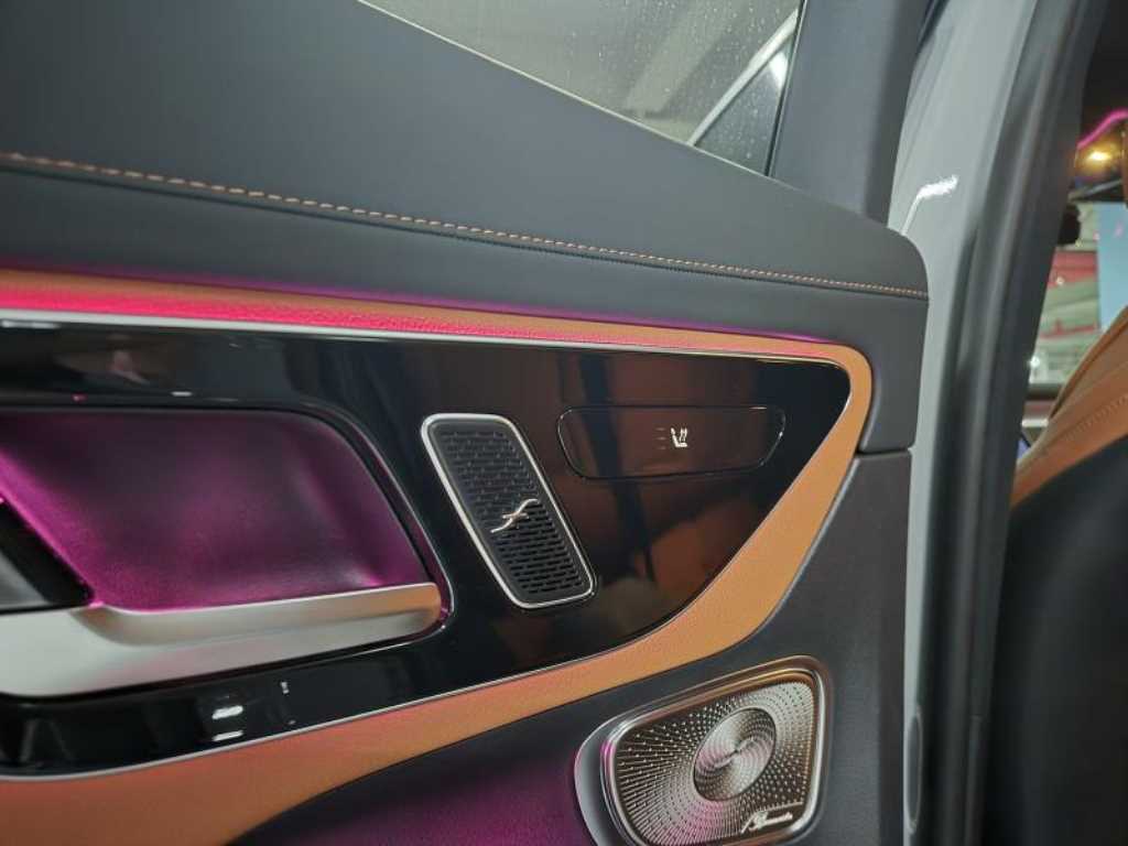 벤츠 GLC클래스(2세대) GLC 300 4매틱 쿠페 아방가르드 - 이미지 12