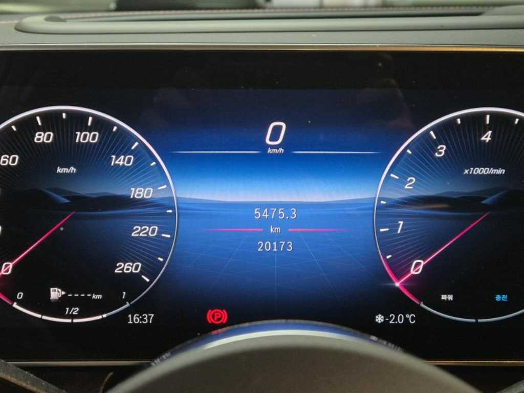 벤츠 GLC클래스(2세대) GLC 300 4매틱 쿠페 아방가르드 - 이미지 15