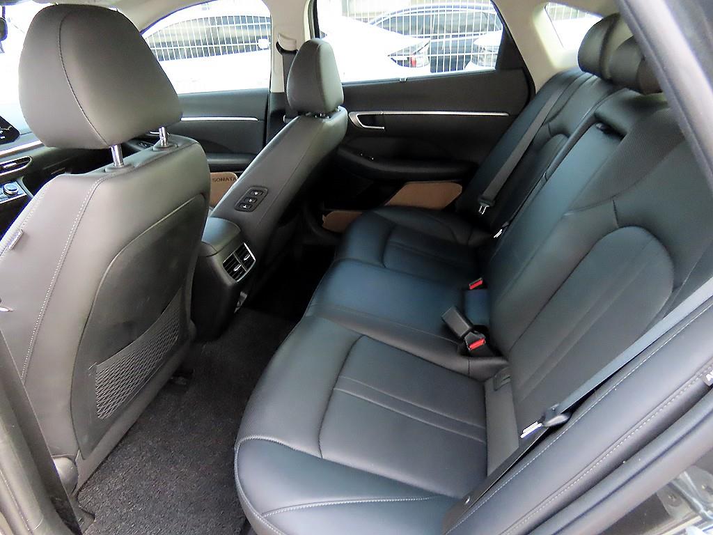 현대 쏘나타(DN8) 하이브리드 2.0 HEV 프리미엄 패밀리 - 이미지 19