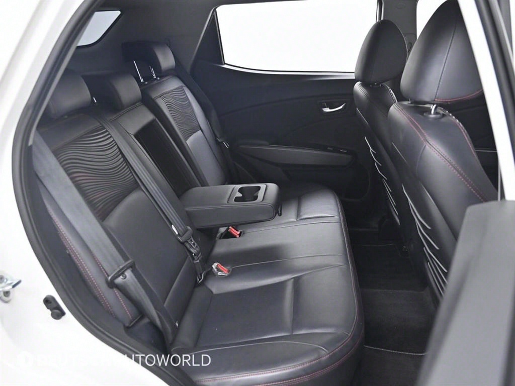 KG모빌리티(쌍용) 티볼리 에어 디젤 4WD IX - 이미지 4