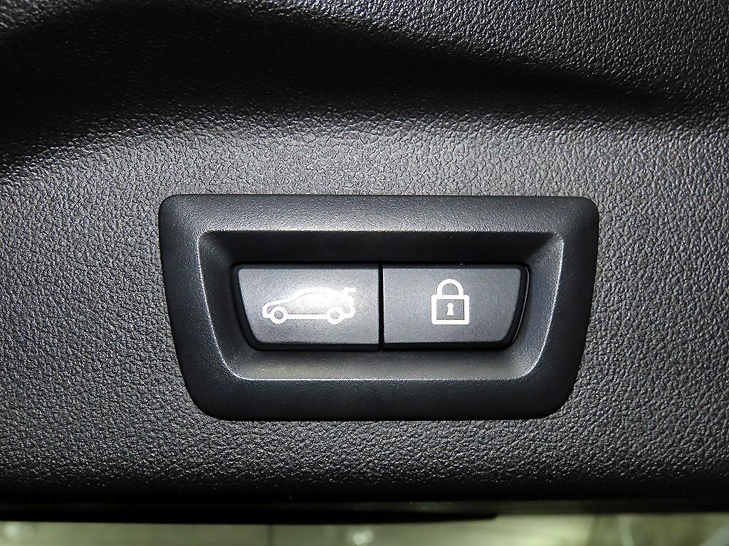 BMW X7 40i xDrive M스포츠 팩 - 이미지 18