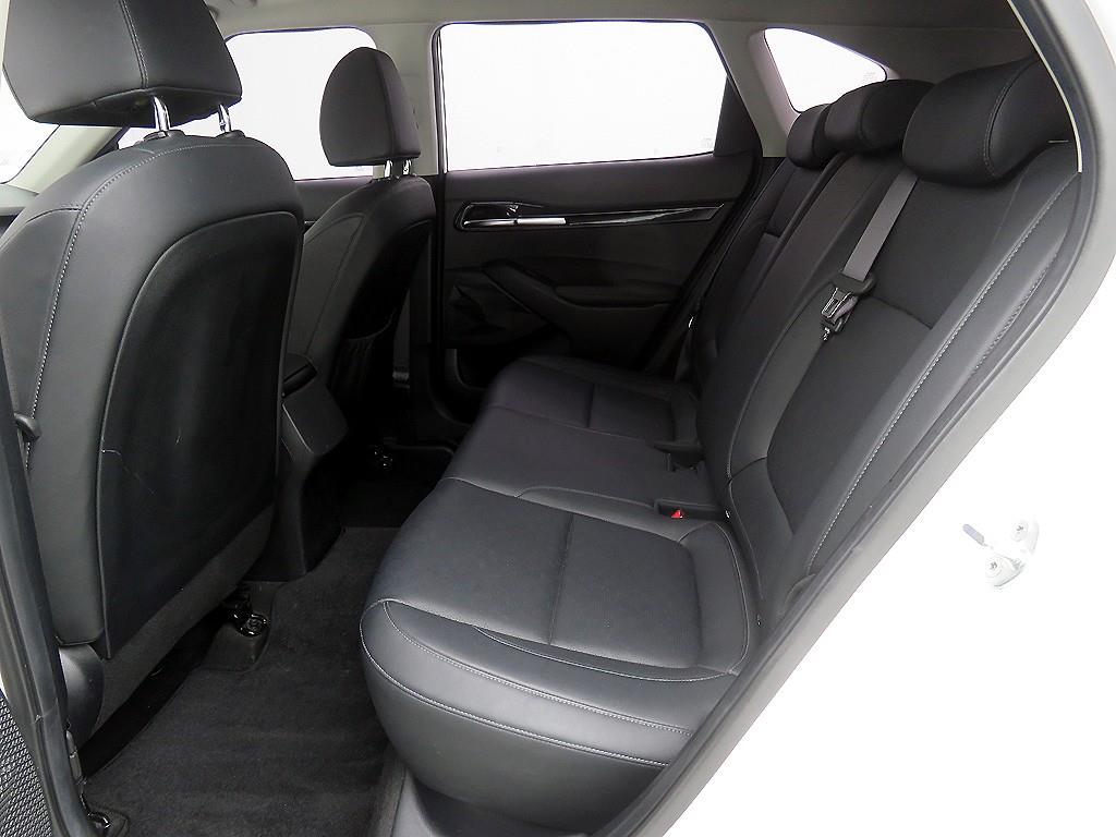 기아 셀토스 1.6 디젤 2WD 프레스티지 - 이미지 3