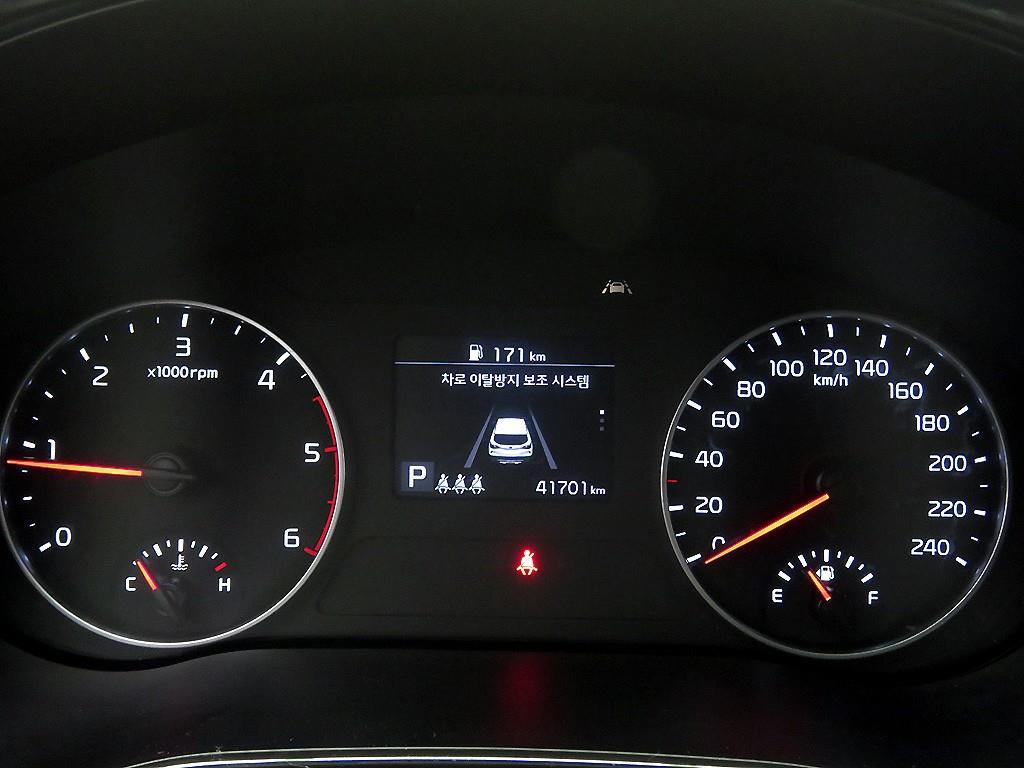 기아 셀토스 1.6 디젤 2WD 프레스티지 - 이미지 14