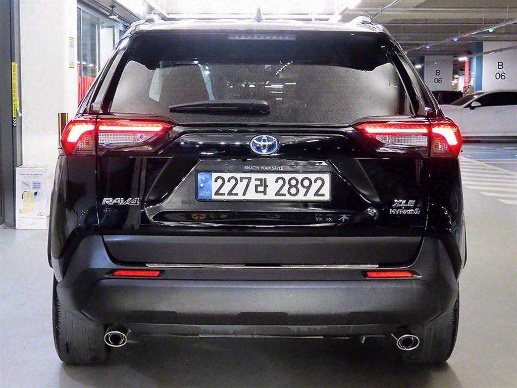 토요타 라브4(5세대) 2.5 2WD 하이브리드 - 이미지 16