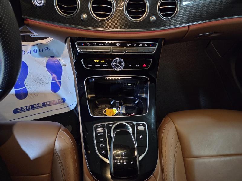 벤츠 E클래스(5세대) E350 4매틱 AMG 라인 - 이미지 8