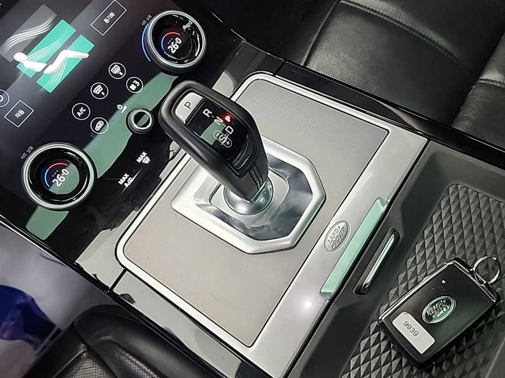 랜드로버 레인지로버 이보크(2세대) 2.0 D180 SE - 이미지 6