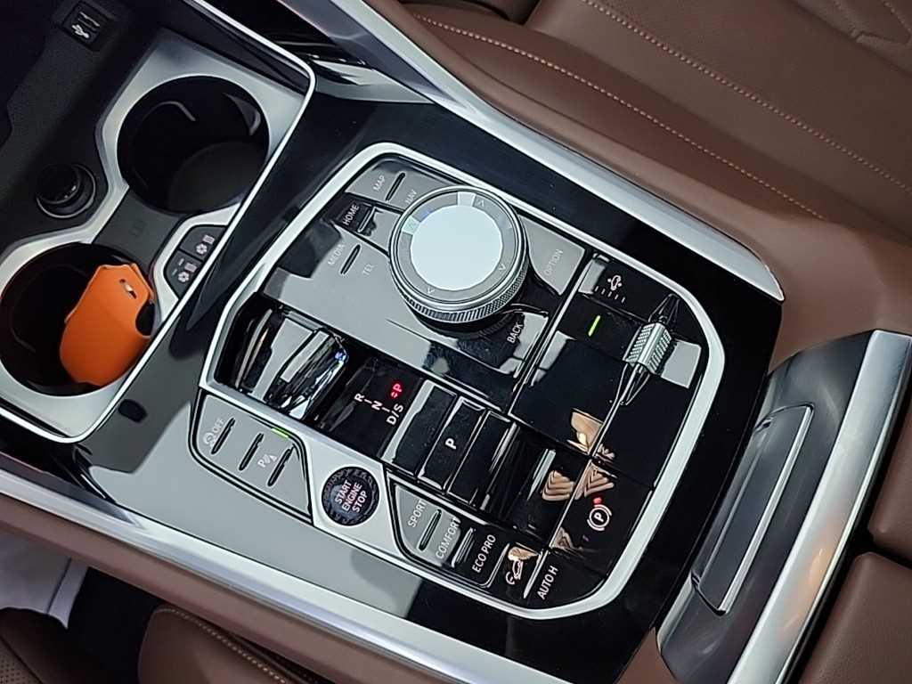 BMW X6(3세대) 40d xDrive M 스포츠 프로 온라인 익스클루시브 - 이미지 10