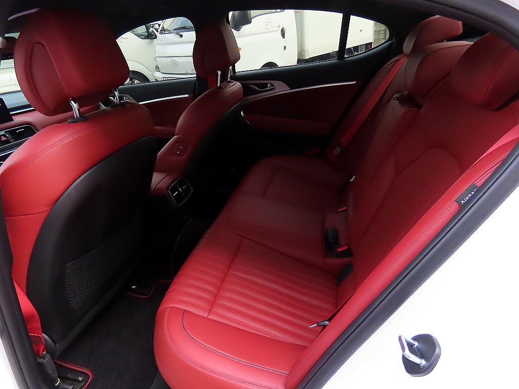 제네시스 더 뉴G70 가솔린 2.0T 2WD 스포츠 패키지 - 이미지 3