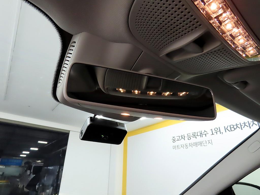 벤츠 E클래스(5세대) E300 아방가르드 나이트팩 - 이미지 13