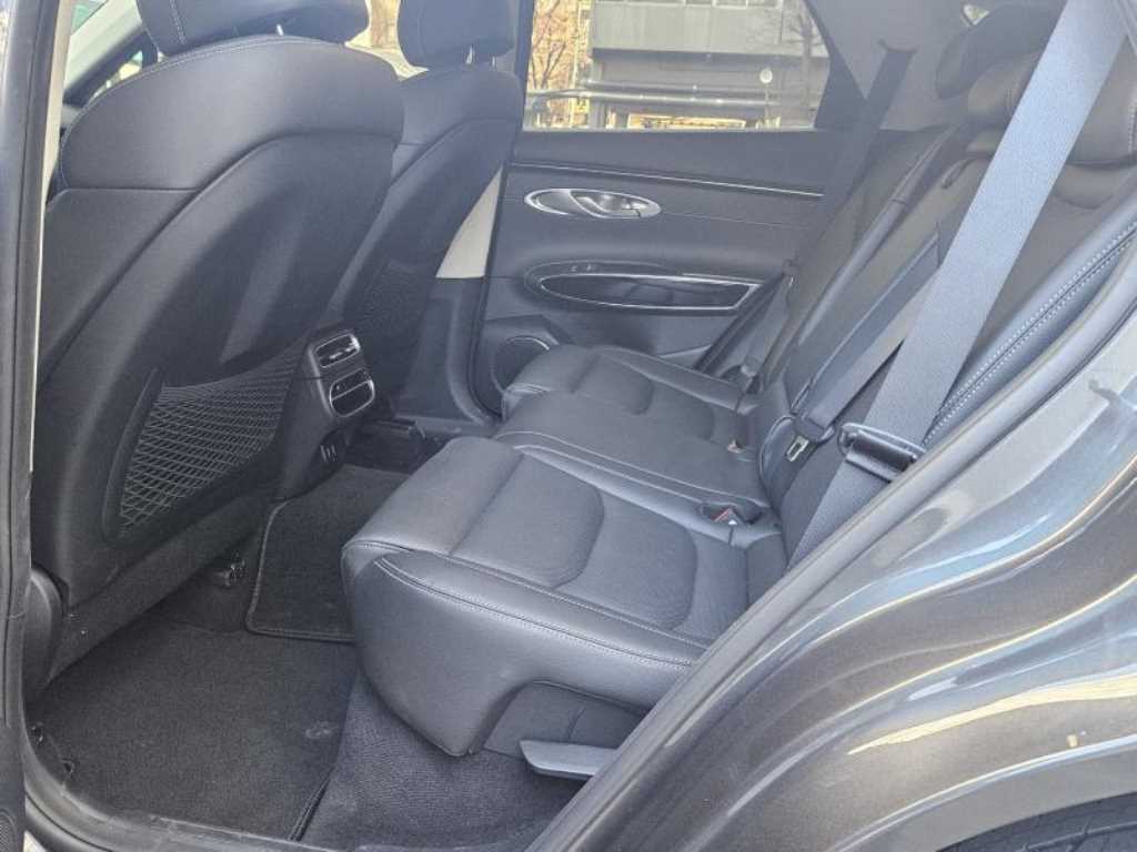 제네시스 GV70 2.5T 2WD 기본형 - 이미지 13