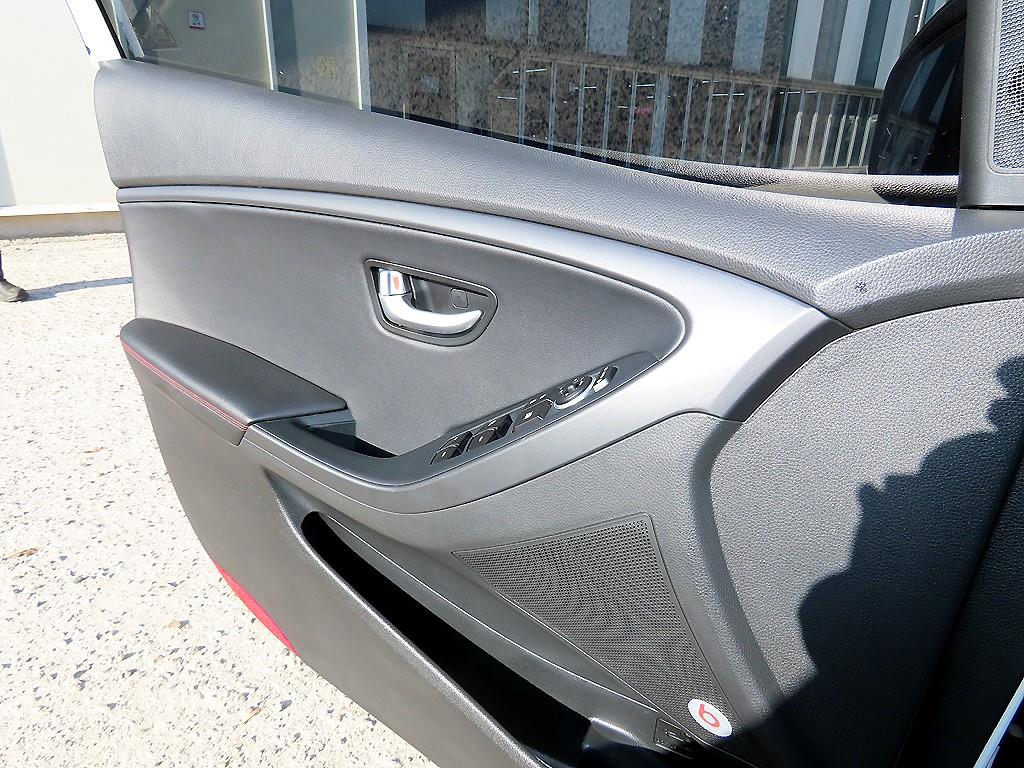 현대 더 뉴i30 2.0 GDi D스펙 - 이미지 9