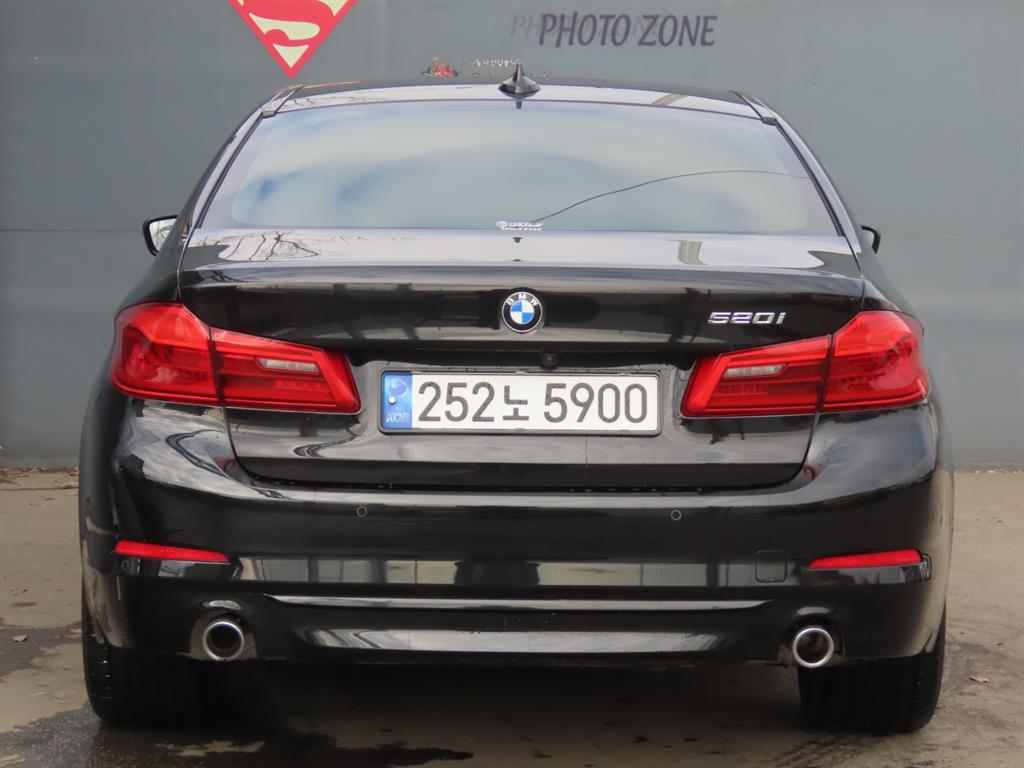 BMW 5시리즈(7세대) 520i 럭셔리 - 이미지 8